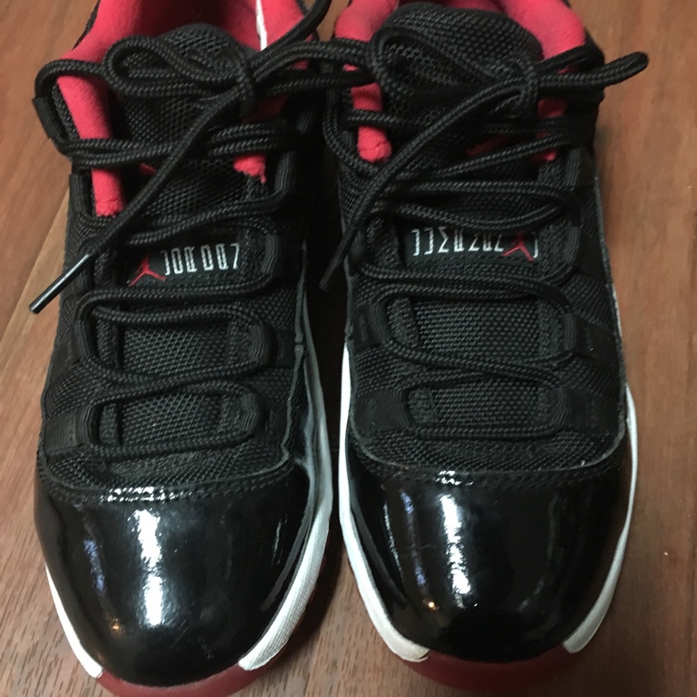Size 4 boys Jordan sneaker